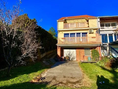 Eladó ház Pécs, Bálics 200 nm