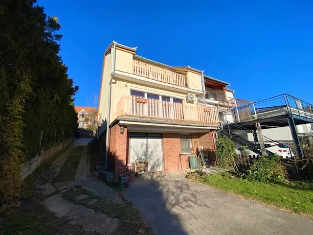 Eladó ház Pécs, Bálics 200 nm