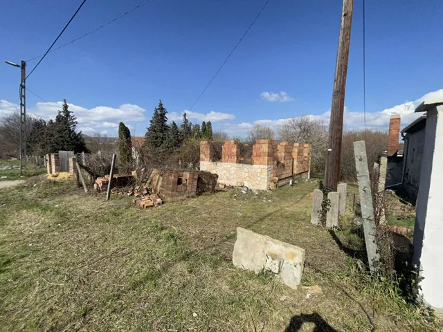 Eladó telek Pécs 647 nm