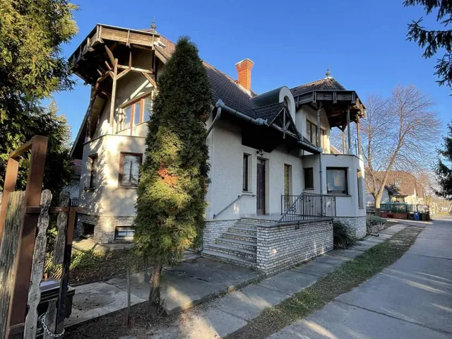 Eladó ház Kozármisleny 1170 nm