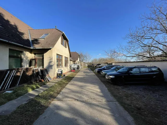 Eladó ház Kozármisleny 1170 nm