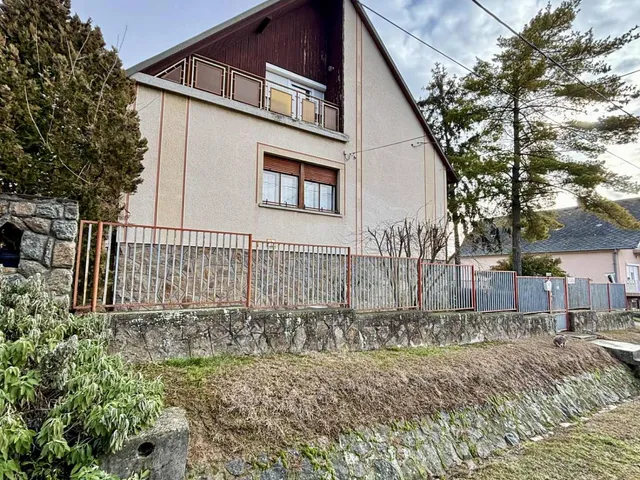 Eladó ház Geresdlak 150 nm