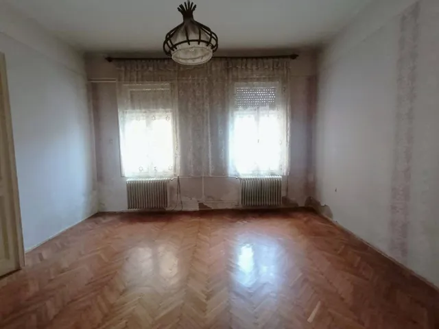 Eladó lakás Pécs 83 nm