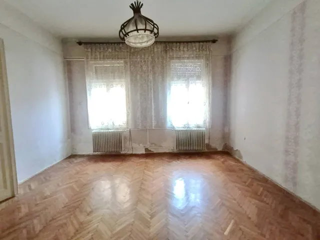 Eladó lakás Pécs 83 nm