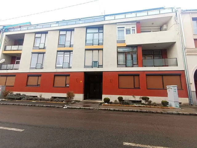 Eladó lakás Pécs 64 nm