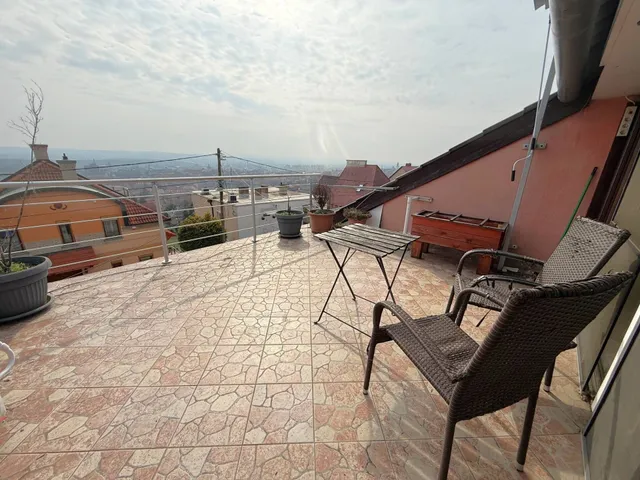 Eladó lakás Pécs 92 nm