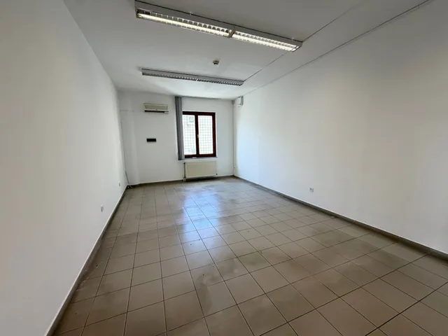 Kiadó kereskedelmi és ipari ingatlan Pécs 30 nm