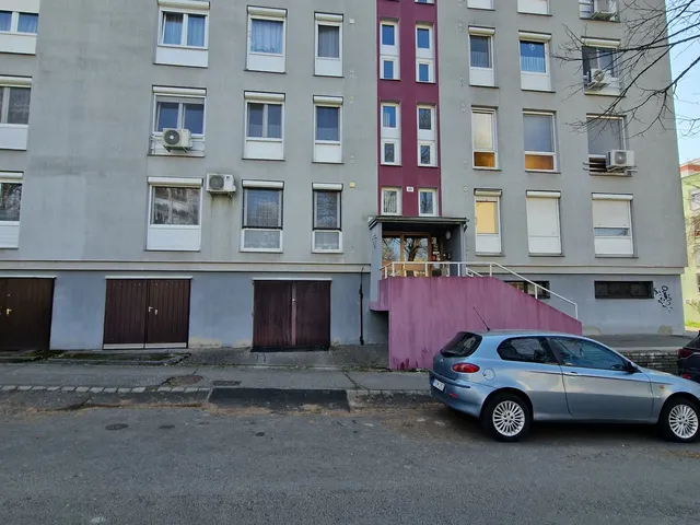 Eladó lakás Pécs, Kertváros 39 nm