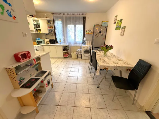 Eladó lakás Pécs, Rókusdomb, Gadó utca 80 nm