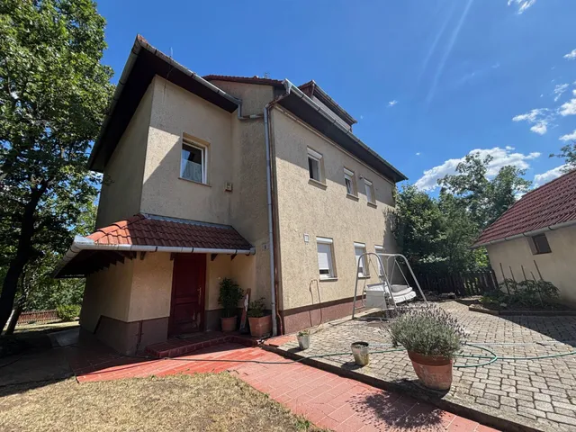 Eladó ház Pécs 250 nm
