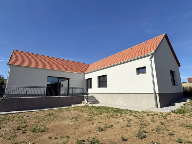 Eladó ház Nagykozár 133 nm