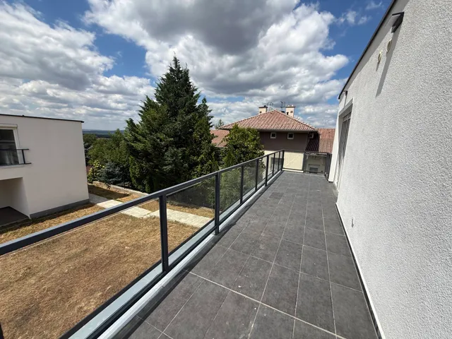 Eladó lakás Pécs 99 nm