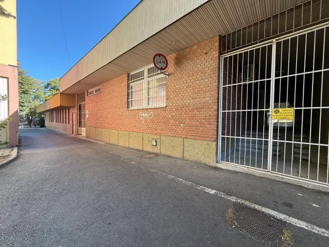 Eladó kereskedelmi és ipari ingatlan Pécs 90 nm