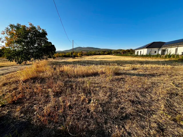 Eladó telek Pécsvárad 2355 nm