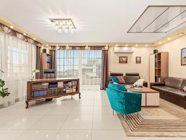 Eladó lakás Budapest XI. kerület, Madárhegy 136 nm