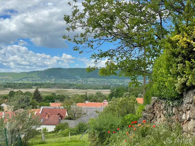 Eladó ház Szigliget 300 nm