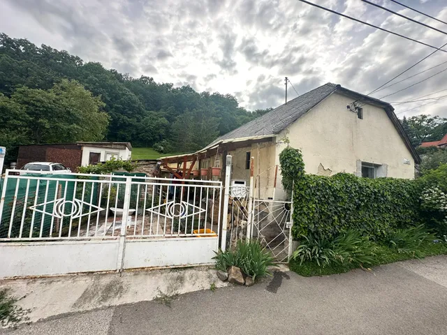 Eladó ház Pécs, Somogy 30 nm