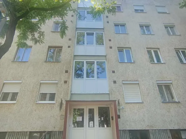 Eladó lakás Komló, Szilvás 54 nm