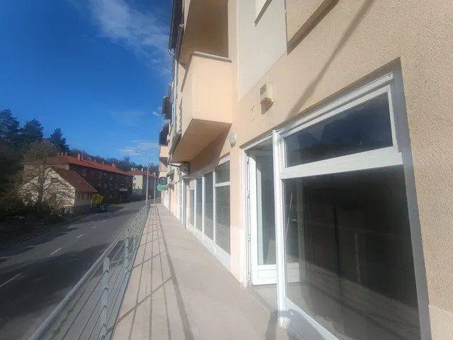 Eladó kereskedelmi és ipari ingatlan Komló 78 nm