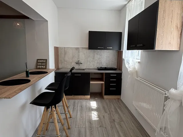 Eladó lakás Komló, Szilvás, Függetlenség utca 36 31 nm