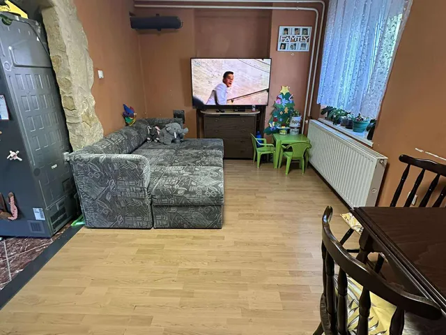 Eladó lakás Komló, Irinyi János utca 51 nm