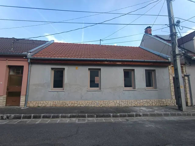 Eladó ház Pécs, Tettye, Hatház utca 6. 55 nm