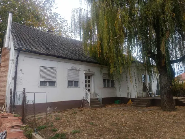 Eladó ház Lánycsók, II. Lajos utca 1. 102 nm