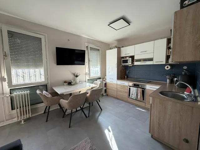 Eladó lakás Komló, Körtvélyes 59 nm