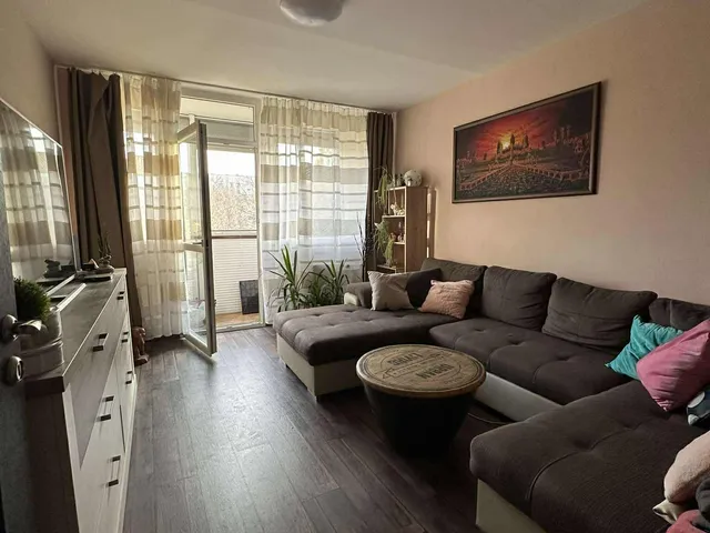 Eladó lakás Pécs, Kertváros, Kis réti út 73 nm