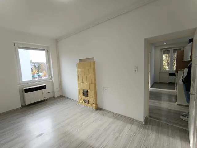 Eladó lakás Komló, Kökönyös, Petőfi tér 5 49 nm