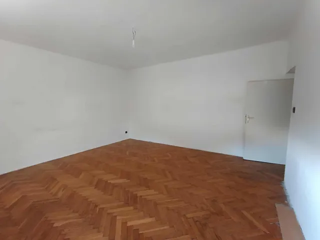 Eladó lakás Komló, Kökönyös, Kiss József utca 63 nm