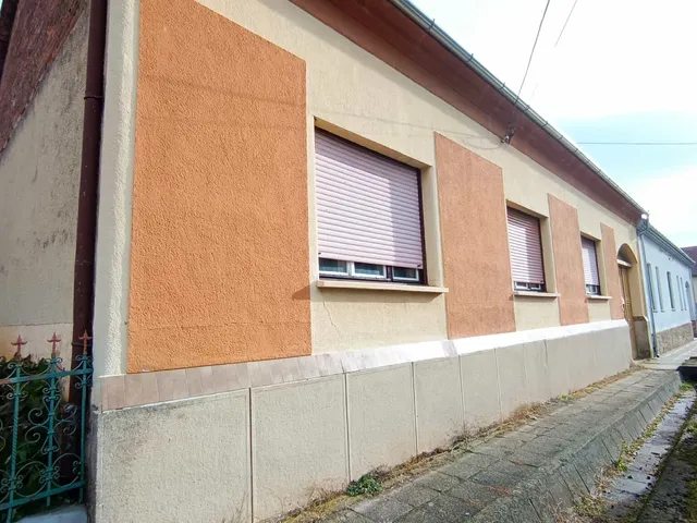 Eladó ház Komló, Mecsekfalu 150 nm