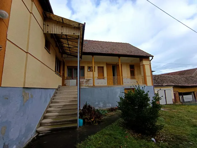 Eladó ház Komló, Mecsekfalu, Irinyi 150 nm