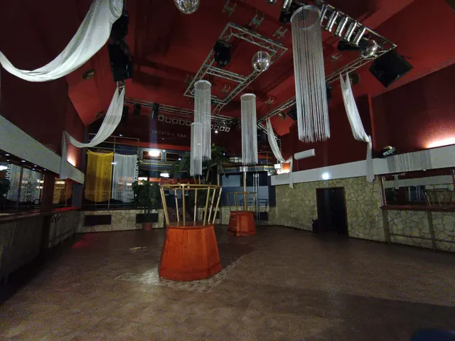 Eladó kereskedelmi és ipari ingatlan Komló 1090 nm