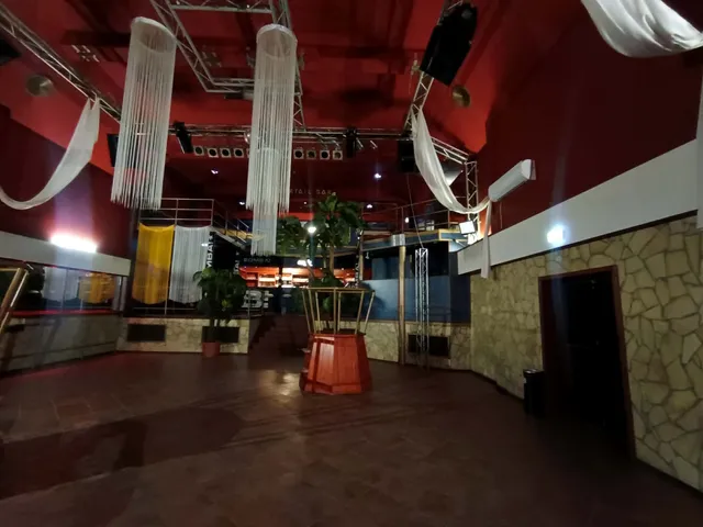 Eladó kereskedelmi és ipari ingatlan Komló, Kossuth Lajos utca 113. 1090 nm