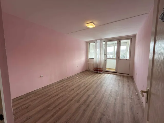 Eladó lakás Komló, Körtvélyes 52 nm