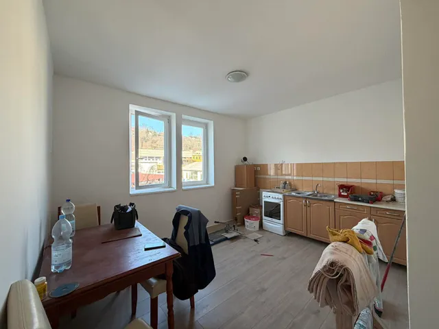 Eladó lakás Komló 64 nm