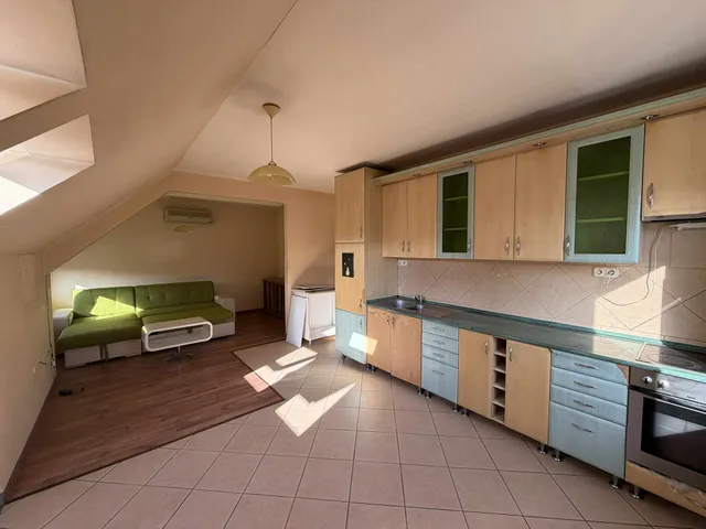 Eladó lakás Komló 54 nm