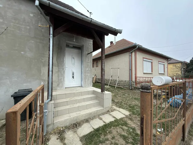 Eladó ház Magyarszék, Kossuth Lajos utca 205 nm