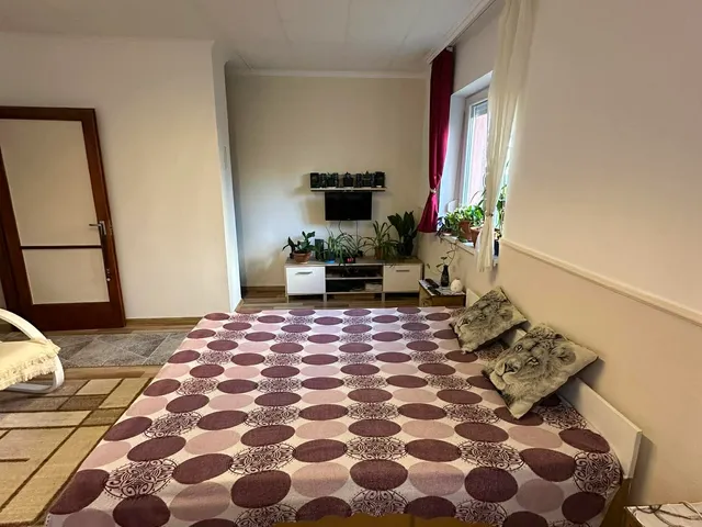 Eladó lakás Komló, Szilvás, Alkotmány utca 38 nm