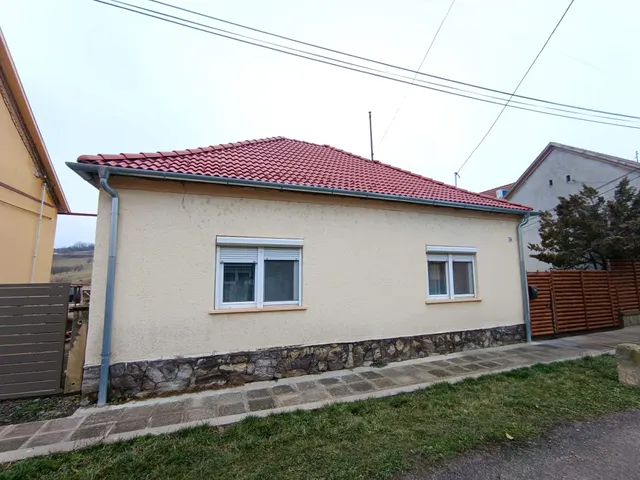 Eladó ház Komló, Mecsekfalu 110 nm