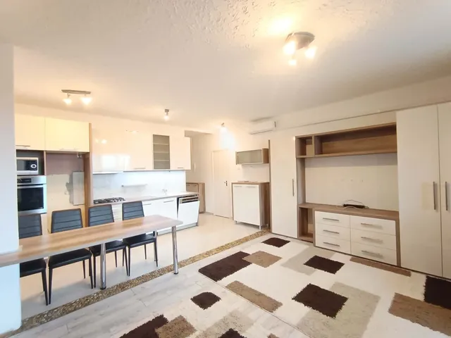 Kiadó lakás Komló, Szilvás, Köztársaság utca 48 nm