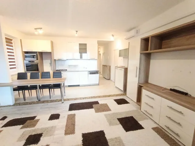 Kiadó lakás Komló, Szilvás, Köztársaság utca 48 nm