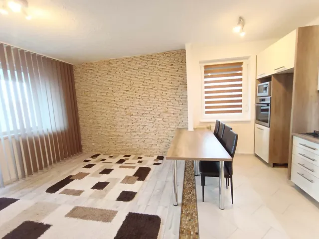 Kiadó lakás Komló, Szilvás, Köztársaság utca 48 nm