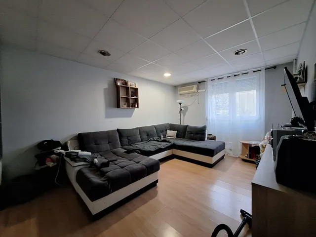 Eladó lakás Komló, Körtvélyes 48 nm