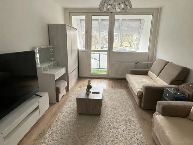 Eladó lakás Komló, Körtvélyes, Hegyhát utca  51 nm