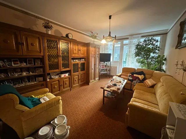 Eladó lakás Komló 59 nm