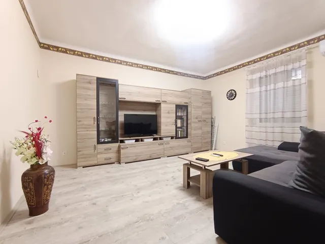 Eladó lakás Komló, Kökönyös 55 nm