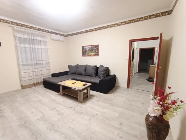 Eladó lakás Komló, Kökönyös, Kiss József utca 55 nm