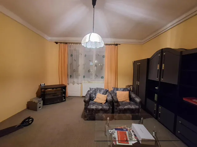 Eladó lakás Komló, Kenderföld, Írinyi János utca 52 nm